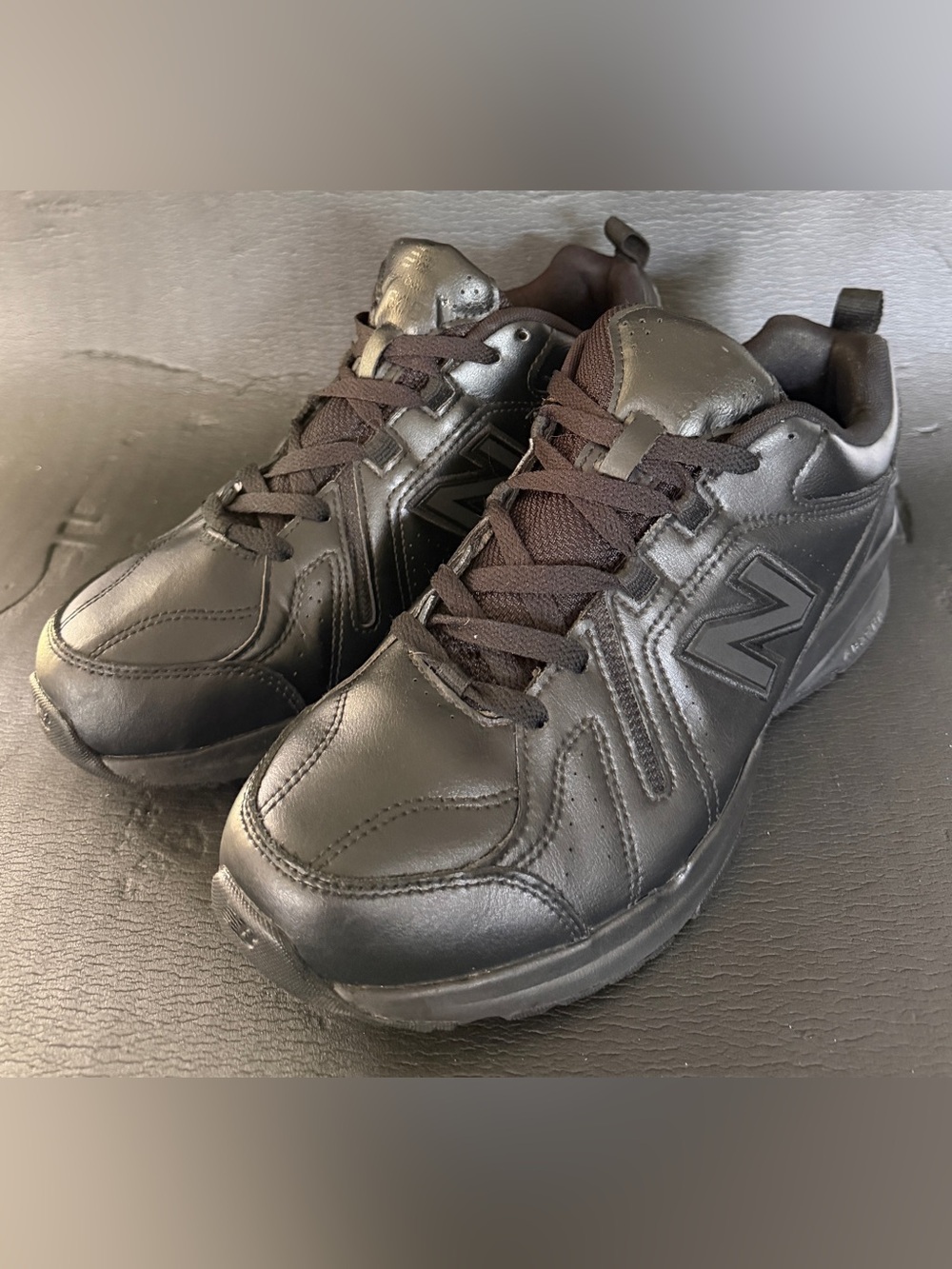 New Balance Men's Black Athletic Trainer Sneakers 10.5 4E